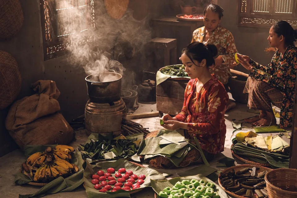 Phin cà phê đang nhỏ giọt